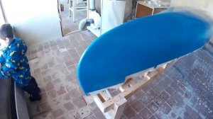 Покраска и оклейка стеклотканью каноэ с внешней стороны.