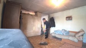 УБОРКА В ТРЕШ ХАТЕ . ФАЙЗУЛЛА ПРОСИТ САУНУ , ВОЛОДЯ ПОДДЕРЖАЛ ?