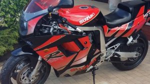 Suzuki GSX-R 1100 1992 walk around