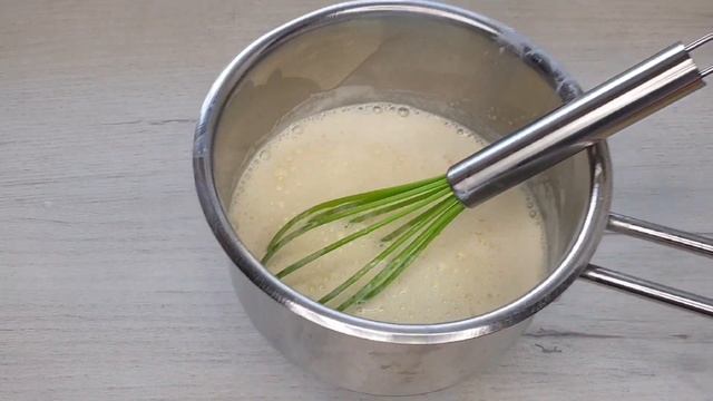 Необычный  Муссовый клубничный торт Две начинки бисквит и крем мусс