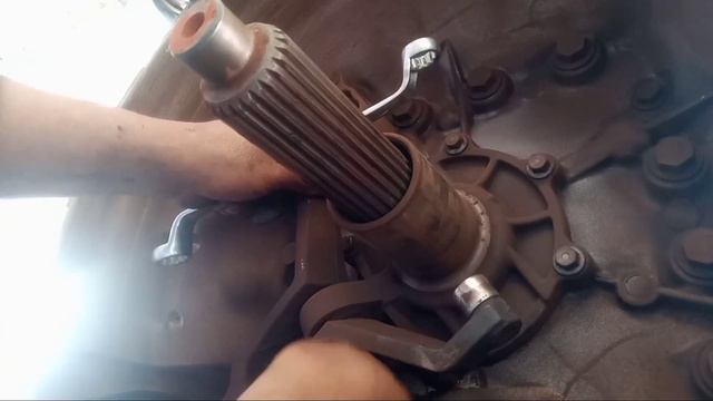 VOLVO TRUCK 440 Clutch Pedal hard for what reason? смотреть онлайн