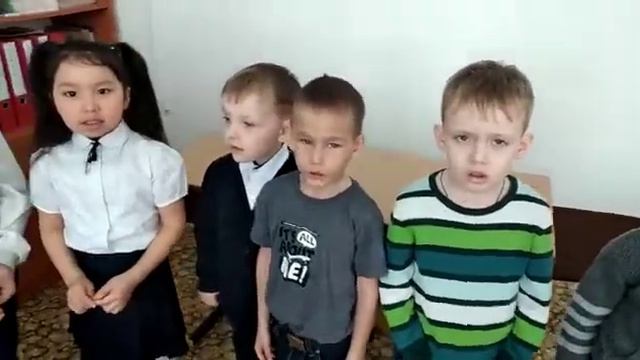 Нулевой класс)) поздравляют мамочек с 8 марта😍😍😍 смотреть онлайн