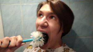 Чищу зубы Ёршиком