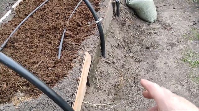 Весна 2021 года дача, грядки,клубника. смотреть онлайн