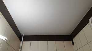 Потолок на клей