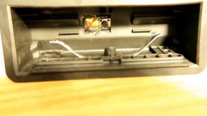 Ремонт кнопки задней двери Freelander 2, так же смотрим описание.