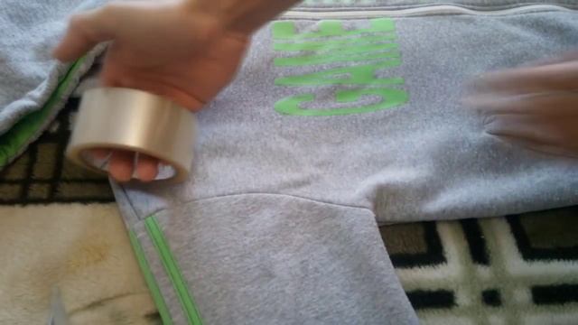 Как быстро и легко очистить одежду от шерсти и катышков смотреть онлайн