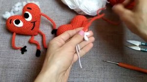 Подарки для влюбленных - валентинки крючком. Большое объемное сердечком крючком.