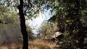 Расчеты самоходных гаубиц «Мста-С» ГрВ «Запад» уничтожили тыловые позиций и склад с боеприпасами ВСУ