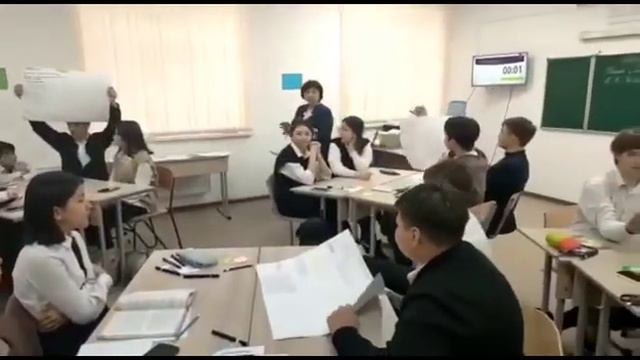 Урок по русской литературе в 8 классе "Тема "маленького человека' в расказах А. П. Чехова смотреть онлайн