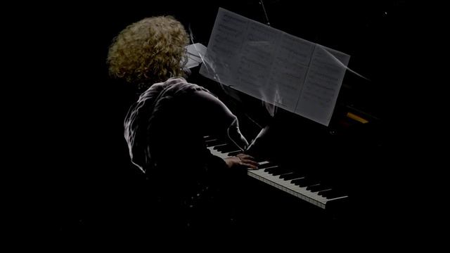 Л.Бетховен "Лунная соната". Илона Турчанинова смотреть онлайн