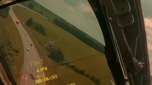 Су- 25 летят прямо над автомобильной дорогой. 
 Эпические кадры, которых вы ещё не видели.