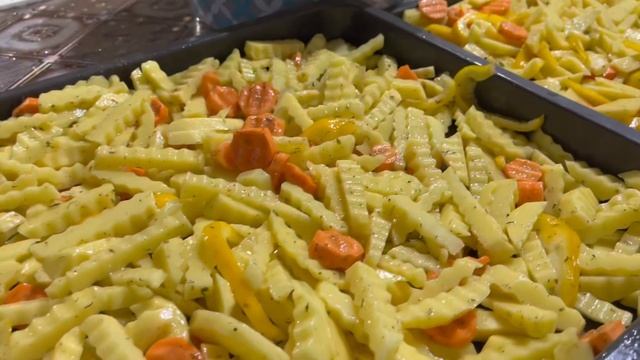 НЕ ЛЮБИТ ШАРФ??/НАША СОБАЧКА ?/ГОТОВЛЮ УЖИН?/27 декабря 2021 г. смотреть онлайн