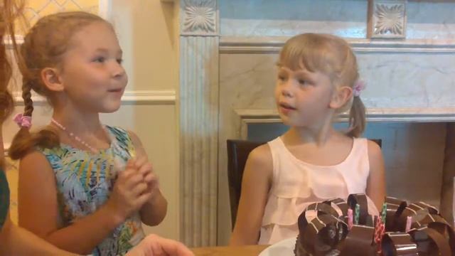 Торт с чудо свечой. День рождения Лизы Криницыной 7 смотреть онлайн