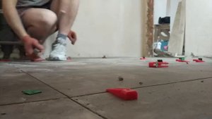 Укладка плитки с исользванием клиньев СВП