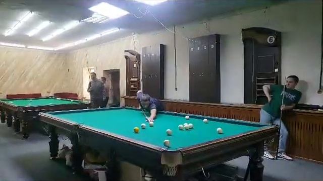 Фрагмент встречи Варенцов Р. -Гарипов А. Партия с кия!!! Победа 3:1 смотреть онлайн