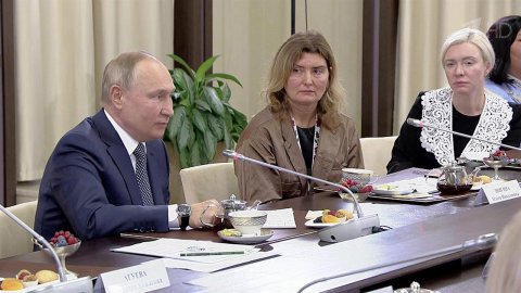 Состоялась встреча Владимира Путина с матерями участников специальной военной операции