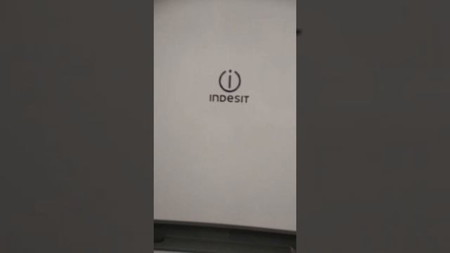 Неприятный шум нового холодильника Indesit RTM 014 смотреть онлайн