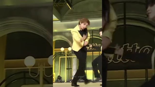 Потанцуй со мной вот моя рука ?Вигуки??