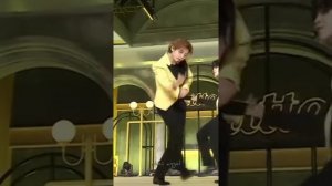 Потанцуй со мной вот моя рука ?Вигуки??