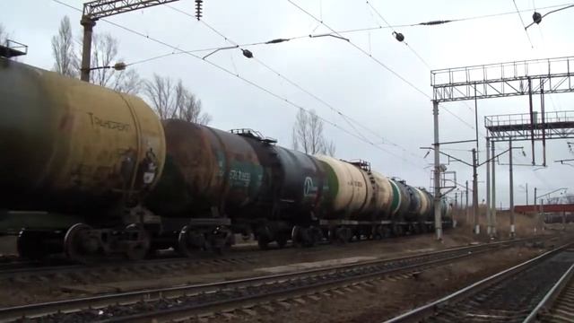 ВЛ80К-493 с грузовым поездом смотреть онлайн