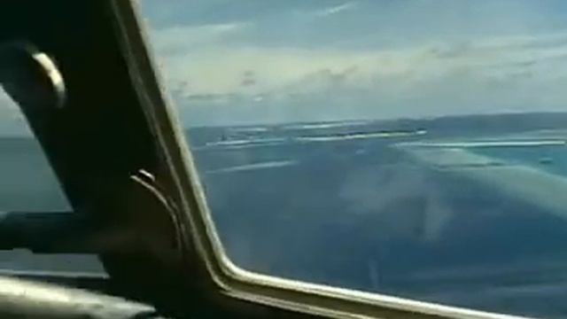 Взлет на Ил 18 на Мальдивах остров с аэропортом Мале смотреть онлайн