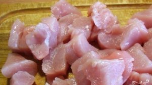 Индейка, тушенная с черносливом в сметане
