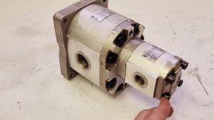 Насос шестеренчатый двойной А72ХТМ/А084ХТМ (336142801720, УНЦ 060)