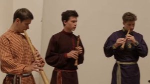 Пастушьи сигналы и наигрыш «Ванька-ключник». Ансамбль рожечников, г. Тверь. Руководитель Б. Ефремов