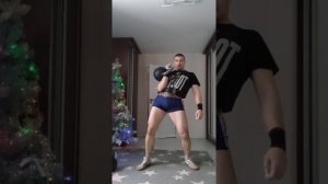 Жим гири 40 кг правой рукой по длинному циклу, 66 подъёмов! Мой первый личный рекорд с этим весом!)