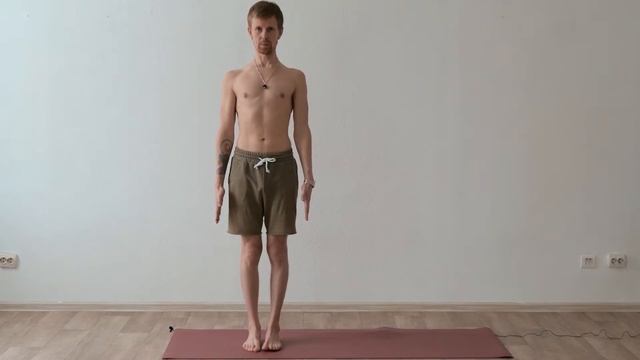 Тадасана - поза горы | Turn on yoga с Александром Хохловым