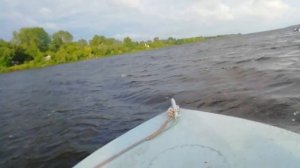 Лодка Мкм в волну на Волге.