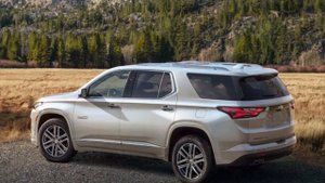 Chevrolet Traverse 2021 - семейный внедорожник, который быстрее спортивных седанов