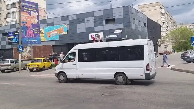 Мелитополь 29 апреля 2022 год. Заходят российские торговые сети. Улица Кирова