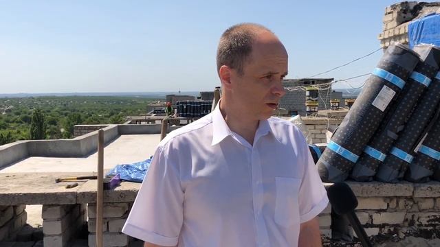 19.06.2023-В Красном Луче приступили к ремонту кровли МКД смотреть онлайн