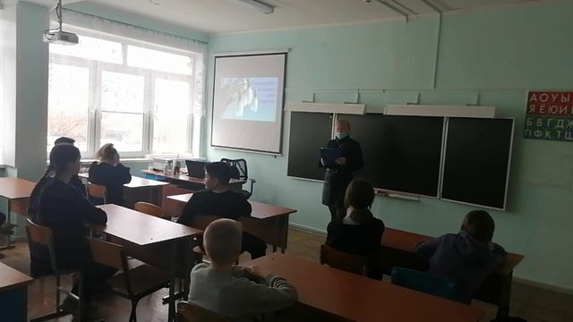 «Подснежнику календарь день подарил»