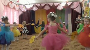 Танец: "Закружилась листва золотая"