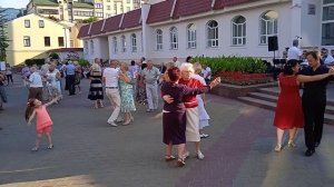 14.08.2021 Brest Belarus. Танцы.... Духовой оркестр В.Коваля...Прогулки с Викторией.