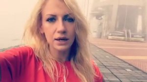 Леся Никитюк-после прыжка 232м.