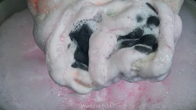 ASMR/New sponges squeezing/Pink product/Новые мочалки, розовое средство и розовая пенка?? смотреть онлайн