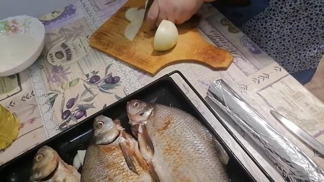 Лещ  запеченный  в духовке