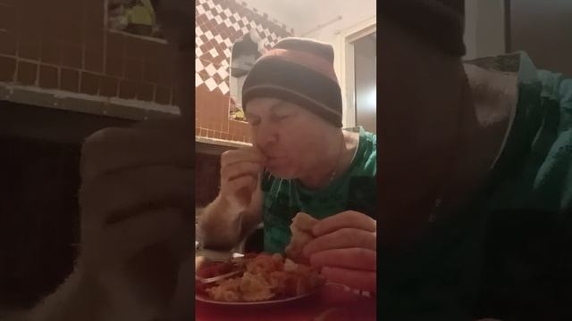 Ем перец горький с цветными макаронами на ночь смотреть онлайн