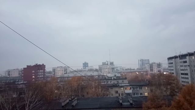 Над Екатеринбургом  вот уже неделю по утрам СМОГ видео Нусратуллина Ф.Г. смотреть онлайн