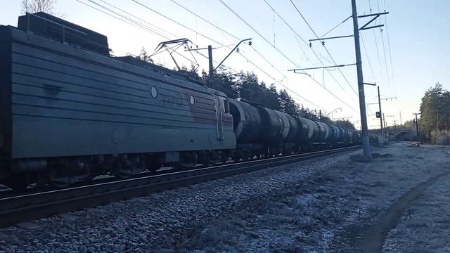 Спокойный утренний движ грузовых по БМО. Длинная электричка ЭД4М и БТС смотреть онлайн