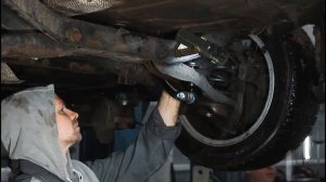 Замена задних стоек стабилизатора на автомобиле Ford Focus 2