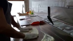 Как растянуть тесто для пиццы
