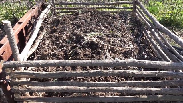 КАК СДЕЛАТЬ КОМПОСТНУЮ КУЧУ И ТЁПЛУЮ ГРЯДКУ /КАК УВЕЛИЧИТЬ УРОЖАИ В 3 РАЗА БЕЗ ХИММИЧЕСКИХ УДОБРЕНИ смотреть онлайн