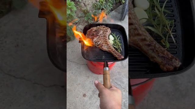 Стейкке неге чеснок и розмарин қосамыз? Комментариге жазамыз!! #мясо #bbq #стейк #розмарин #отдых