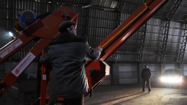 Загрузка подсолнуха в автомобиль смотреть онлайн