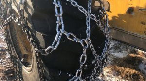 Цепи противоскольжения 30,5-32 для скиддера John Deere в работе!